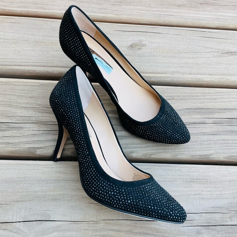 Elegant Black Studded Heels👠